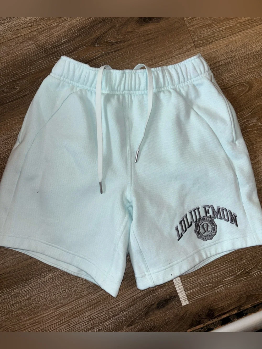 Lululemon Scuba Mid Rise Embroidered Sweatshorts Mint Green Breeze XXS